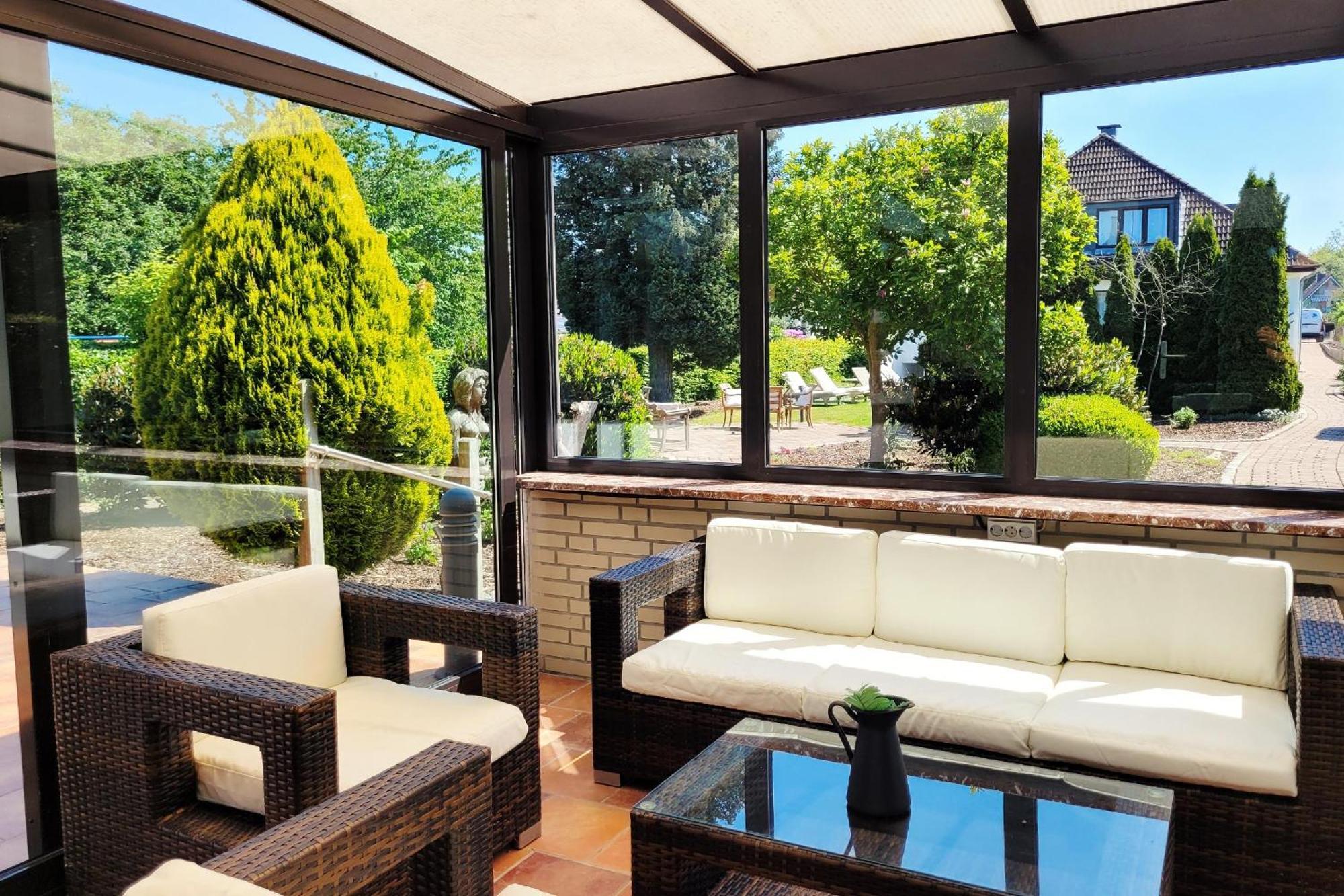 Hochwertige Ferienwohnung Mit Sonnenterrasse & Gartenblick, Nur Wenige Gehminuten Zum Strand Scharbeutz Luaran gambar