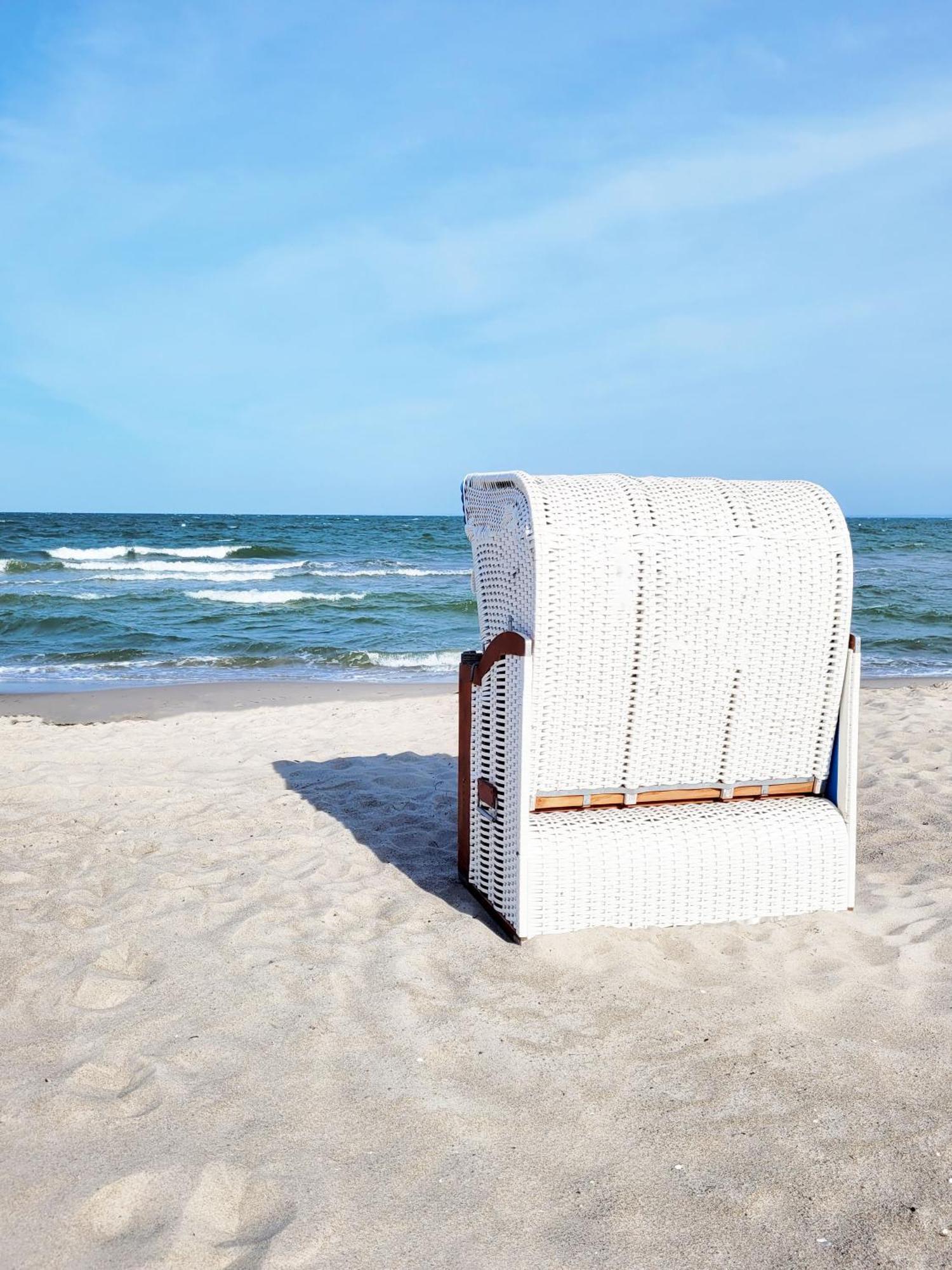 Hochwertige Ferienwohnung Mit Sonnenterrasse & Gartenblick, Nur Wenige Gehminuten Zum Strand Scharbeutz Luaran gambar