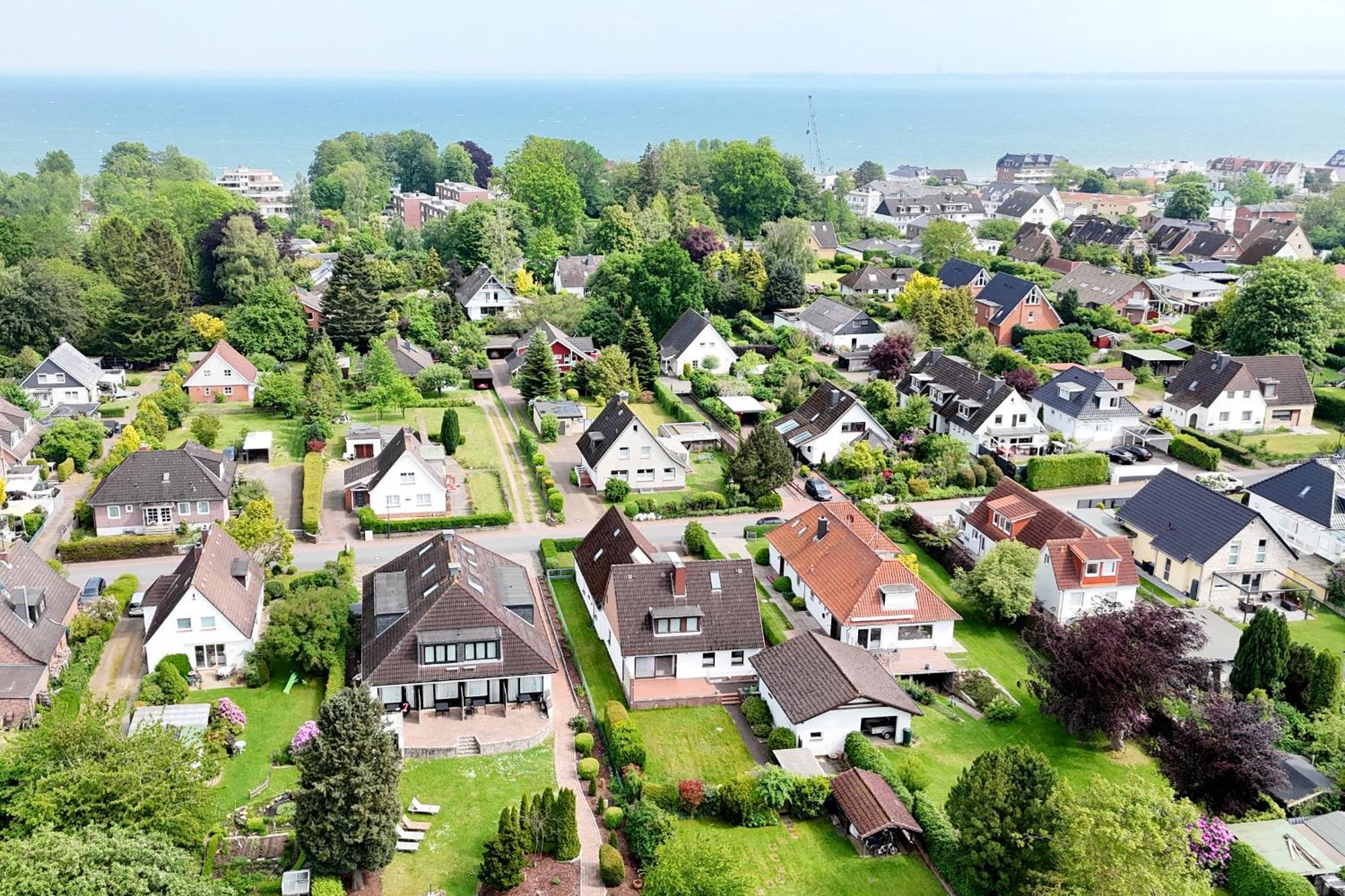 Hochwertige Ferienwohnung Mit Sonnenterrasse & Gartenblick, Nur Wenige Gehminuten Zum Strand Scharbeutz Luaran gambar